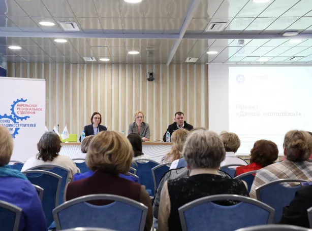 «Петрозаводскмаш» познакомил с практикой профориентационной работы директоров школ Карелии